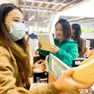 今天，是她的節(jié)日